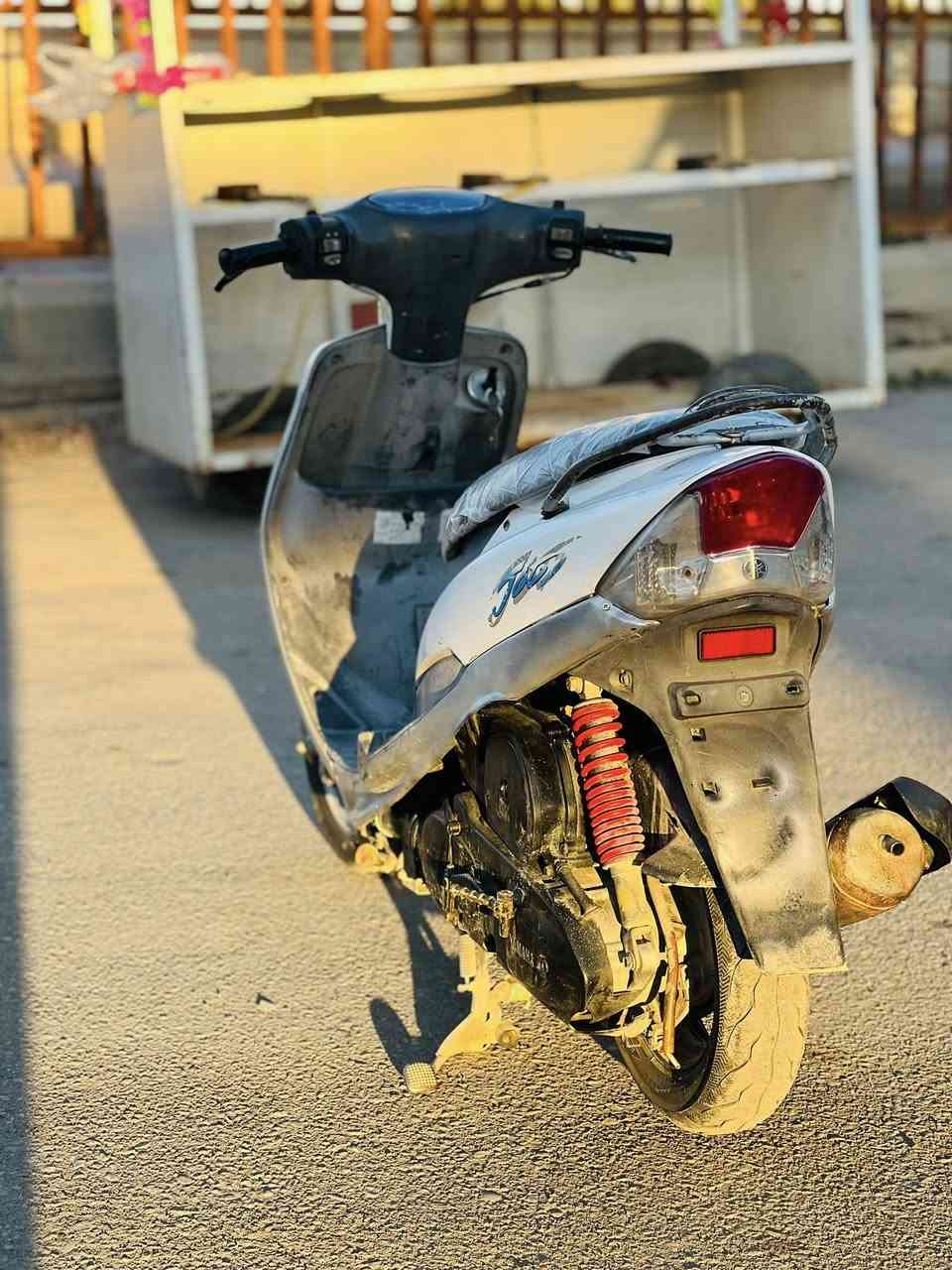 سلام عليكم شباب دراجه قجمه ما مفتوحا دراجه اخت الجديده كلشي مابيها شغل وطلع  البلاد ختم واحد 
650وبيها مجال *********** القرنه الشرش
