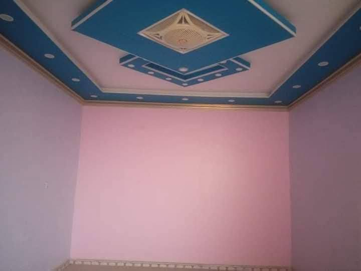 السلام عليكم بيت للبيع ب51 مساحته 300 طابقين غرفتين وصاله كبيره وبراني وحديقه وكراج سياره ومطبخ جوه وغرفتين وصاله فوك وسطح ثالث السعر علا هذا رقم***********
