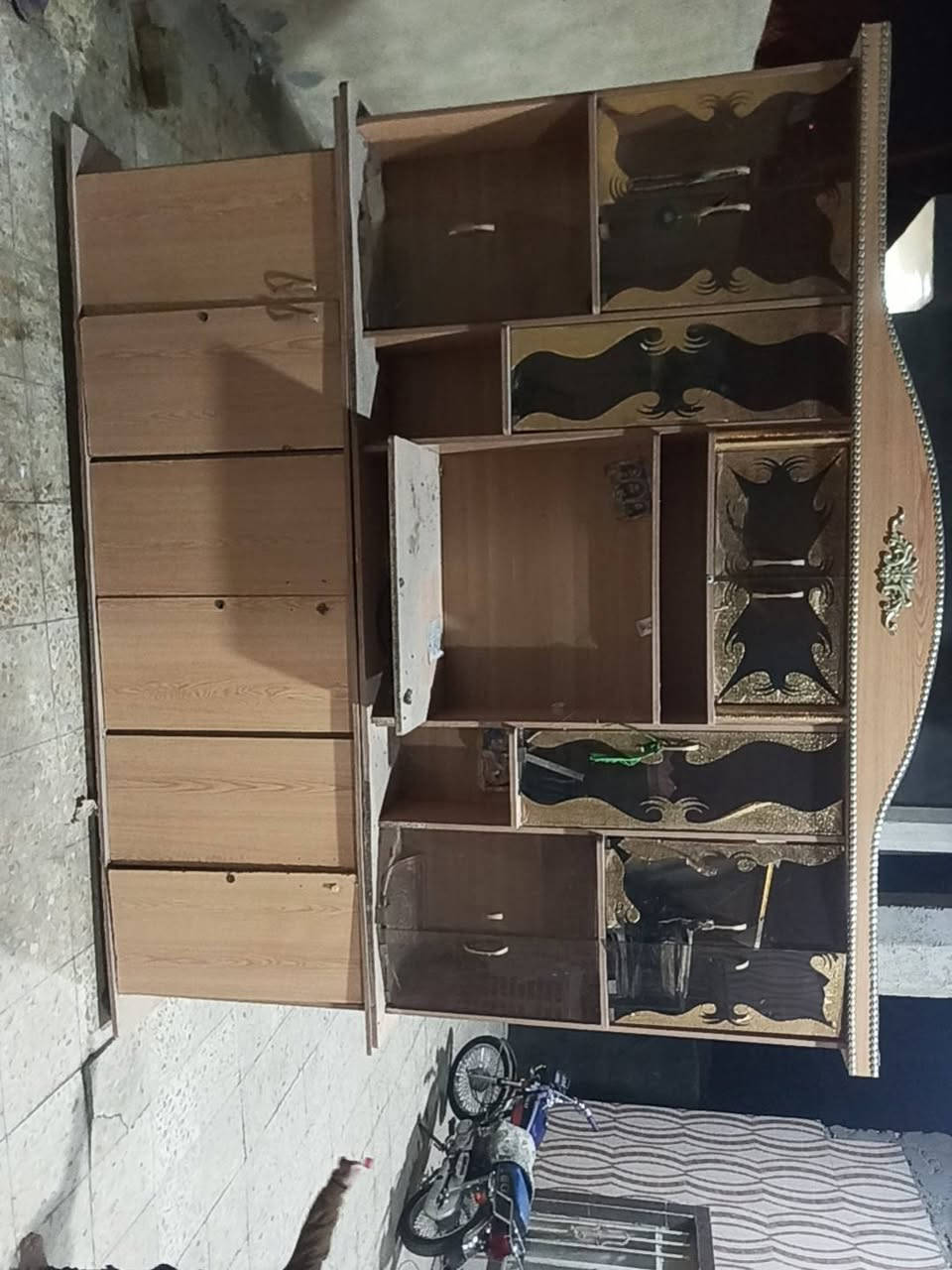 معرض للبيع نضيف بسعر مناسب مكاني كربلاء 
***********
