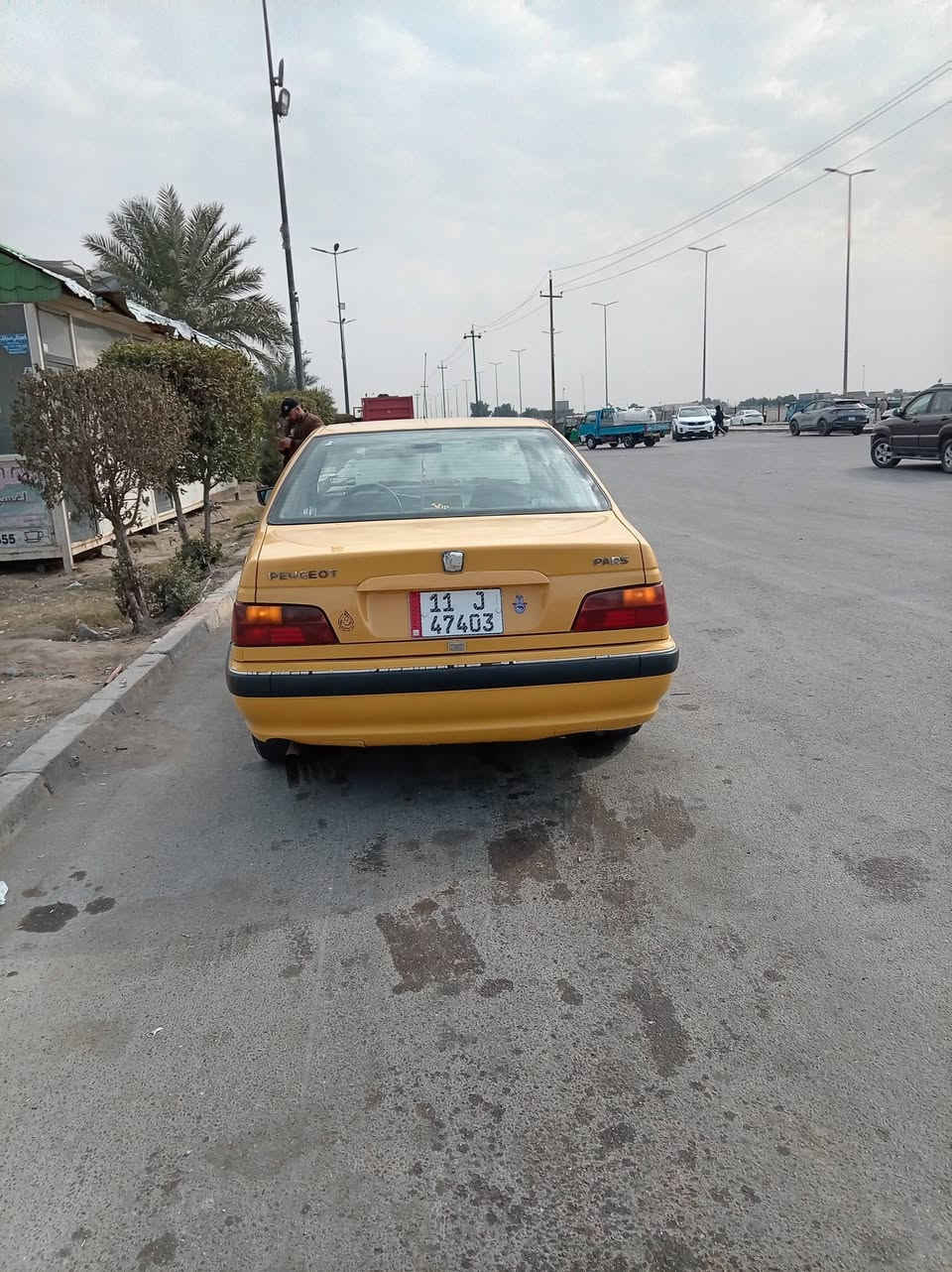 سلام عليكم بيجو بارس مديل 2015 لا ضربة لا خياس لا صبغ جاهزة السيارة سنوية 2026 شهر العاشر مصفرة هيئة و غرامات تبريد ثلج سيارة حلوة و جاهزة فقط مكينتها محتاجه تفيلس مكان السيارة بغداد الأمين الثانية ما متواجد على فيسبوك الشراي يتصل *********** سعرها 47 و بيها مجال قليل
