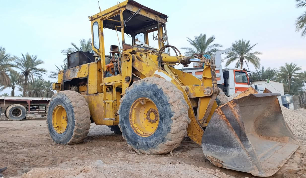 سلام عليكم
شفل كوماتسو حجم 60 محرك مالت 70 عادي
 وكير مالت 70مديل 1993 للاستفسار 

‏‪***********‬‏
‏‪***********‬‏
