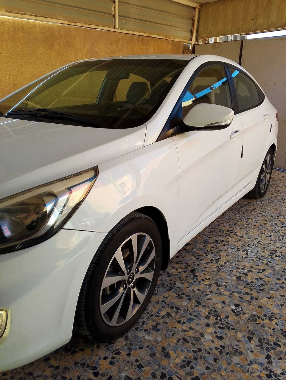 السلام عليكم اكسنت 2016 محرك 1600 رقم بغداد فتحه ماشيه 78 كير محرك عل شركه
بيه ربع باب الصدر صبغ اثر شخط خفيف
السعر107 وبيه مجال للاستفسار ***********
