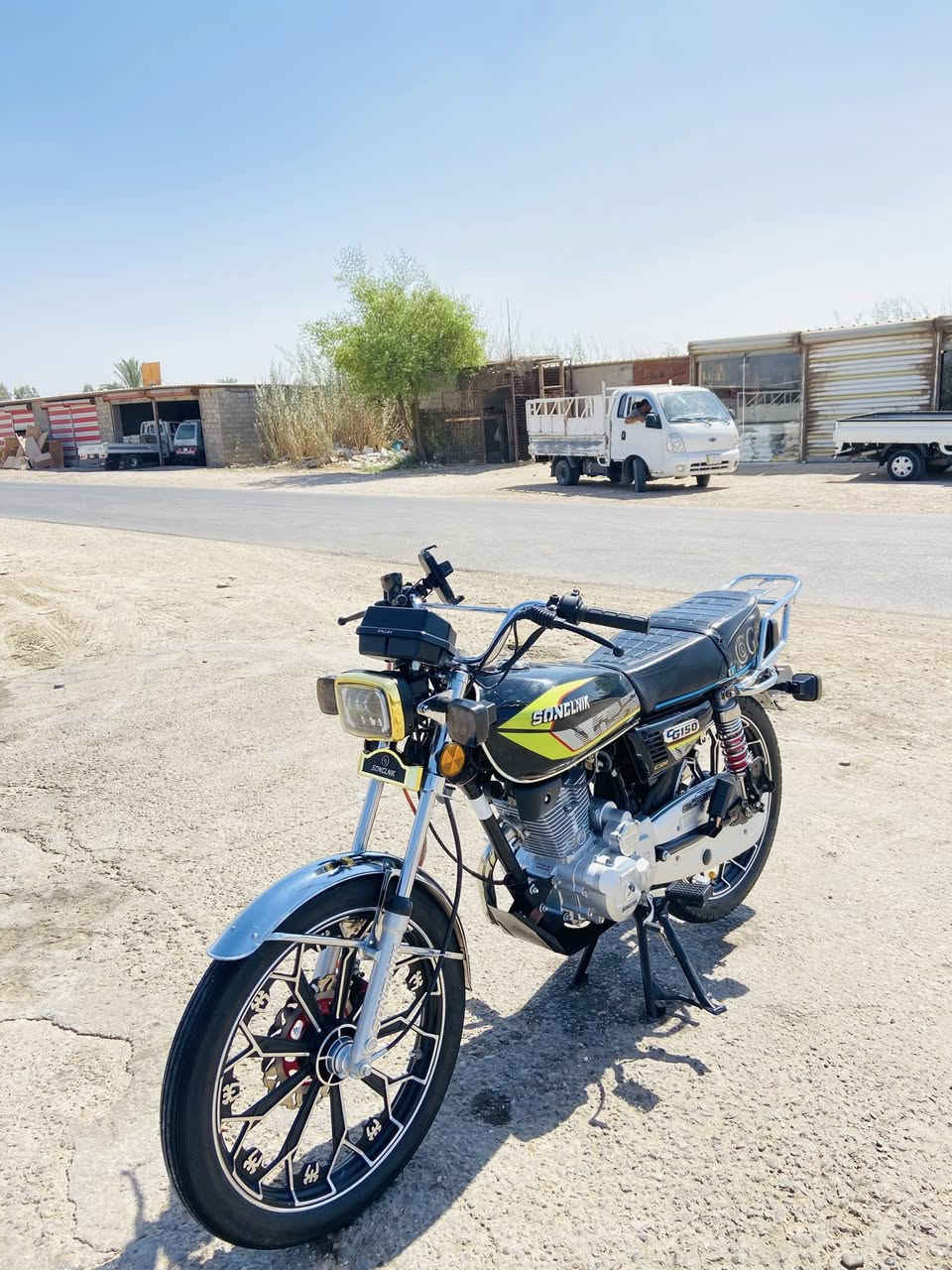 للبيع دراجه سفانه موديل 25السعر 750وبيها مجال مكاني حله ناحيه النيل ملاحظه دشبول يخربط ***********
