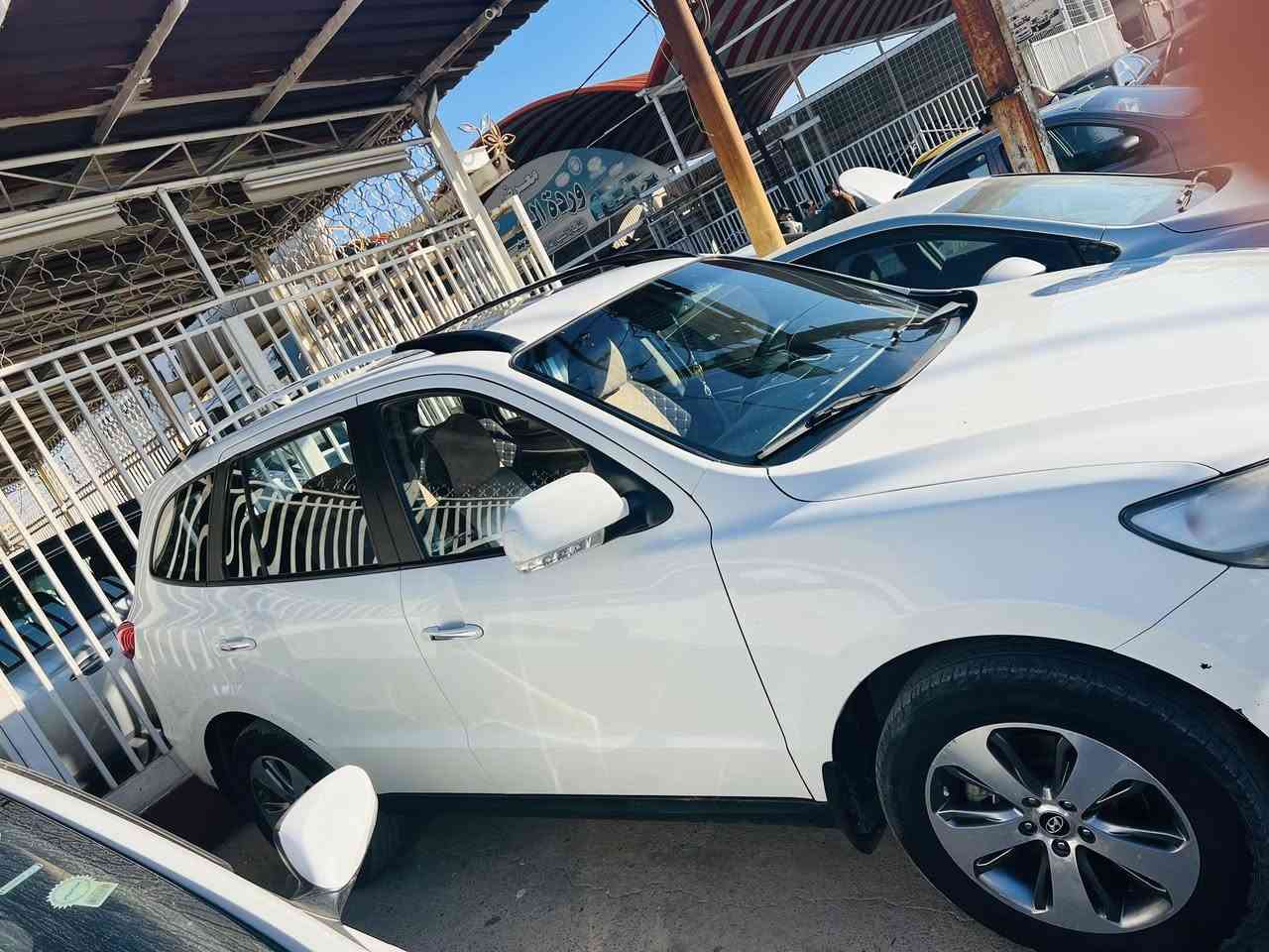 سنتافي 2012 
محرك 6 شرط
بيها شبرين بارد بالباب الخلفي من عند النفر الاستفسار خاص او واتساب واتصال ***********
