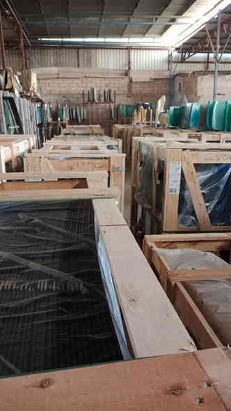 يتوفر خدمة موقعية مجاناً لجميع انواع زجاج السيارات سيليكون اصلي مقاوم للماء زجاج امامي + زجاج خلفي + زجاج ابواب جميع انواع الزجاج اتصل ونجيك الباب بيتك عرض لفتره محدوده للزجاج الامامي جميع انواع السيارات 75 الف + البيجو السمند السايبا 60 الف فقط *********** العنوان النجف الاشرف
