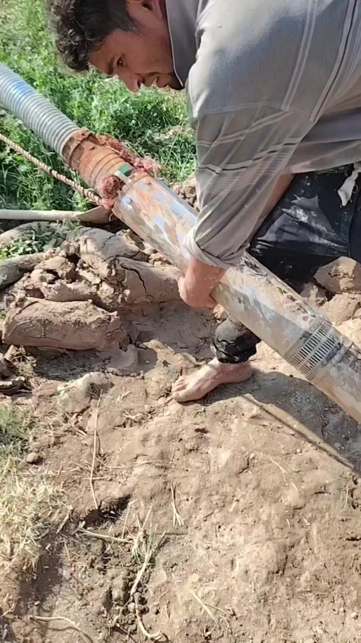 حفر الآبار وتعبيرات الشوارع *********** وحفر المنهولات وحفر الآبار المنزليه مناسب
