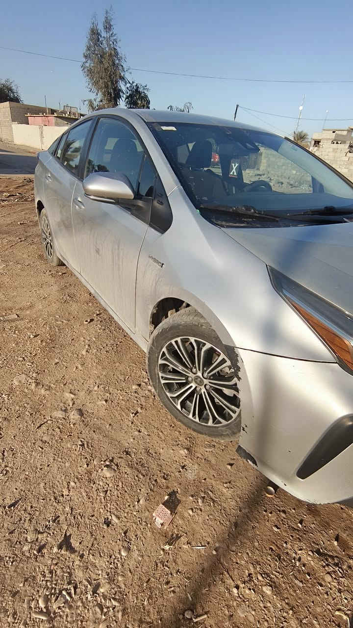 تيوتا بريوس للبيع موديل 2021 سيارة هايبرد 
كهرباء وبانزين صدر جديد تخم تاير تبريد تدفئة 
شغال سيارة جاهزة رقم بغداد نكليزي تحويل ثاني يوم 
تفاصيل اكثر اتصل عل رقم *********** مكان سيارة ديالى بعقوبه السعر 120 وبيه مجال
