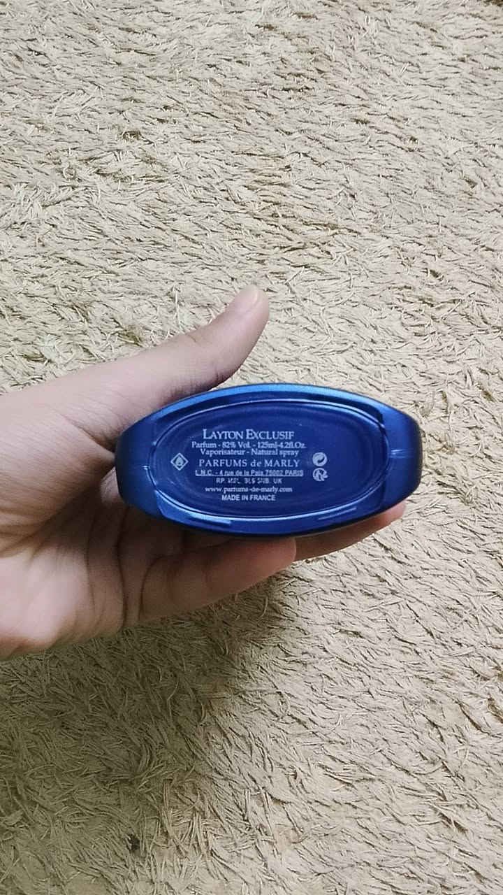 للبيع – عطر Parfums de Marly Layton Exclusif
عطر أصلي 100% من Parfums de Marly (باريس)
الحجم: 125 مل
الحالة: 90% شبه جديد
رائحة فاخرة، ثبات وفوحان عالي
مناسب للشتاء والمناسبات
السعر: بالخاص للشراي 
قابل للتفاوض للجاد
تواصل واتساب :***********
