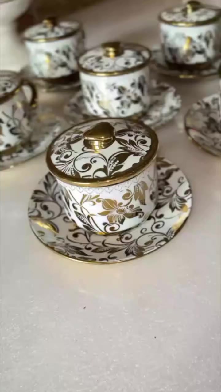 فنجان قياس وسط يخبل يرهم للقهوة والكاكاو والكابتشينو بغطاء كلش حلو ذهبي 
سعر السيت 10 العدد كلش محدود # # @إشارة


**إذا كنت صاحب هذا الإعلان وتريد حذفه لأي سبب، رجاءا أرسل رسالة إلى الدعم الفني**