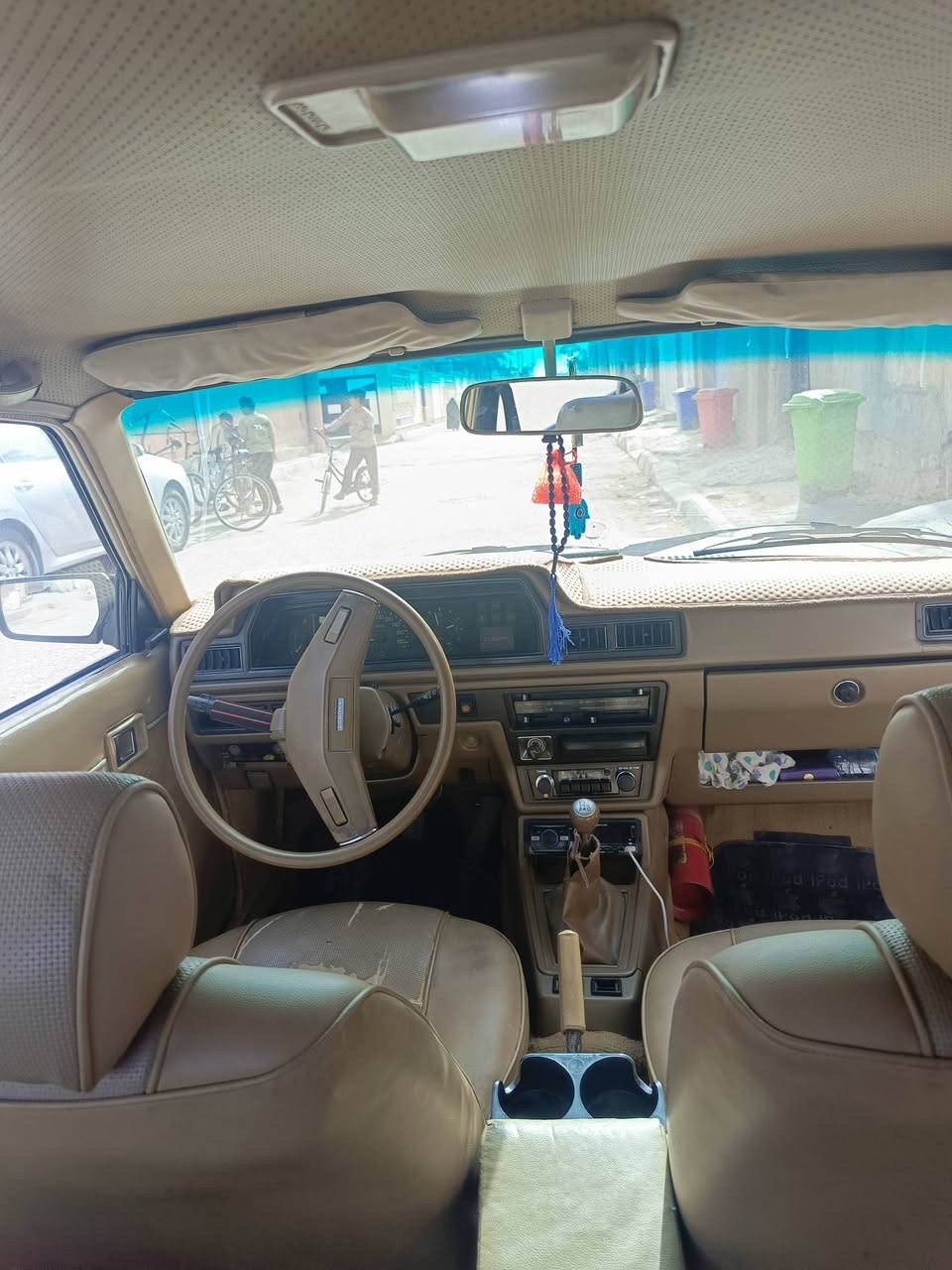 السلام عليكم كرونا للبيع مستعجل
موديل 1981 رقم نينوى انكليزي بسمي تحويل ثاني يوم 
صبغ عام بدون ضربه كهربائيات كله شغاله وتبريد وتدفئه
تخم تاير جديد مكاني كربلاء سعر 48 وبيه مجال قليل
***********
