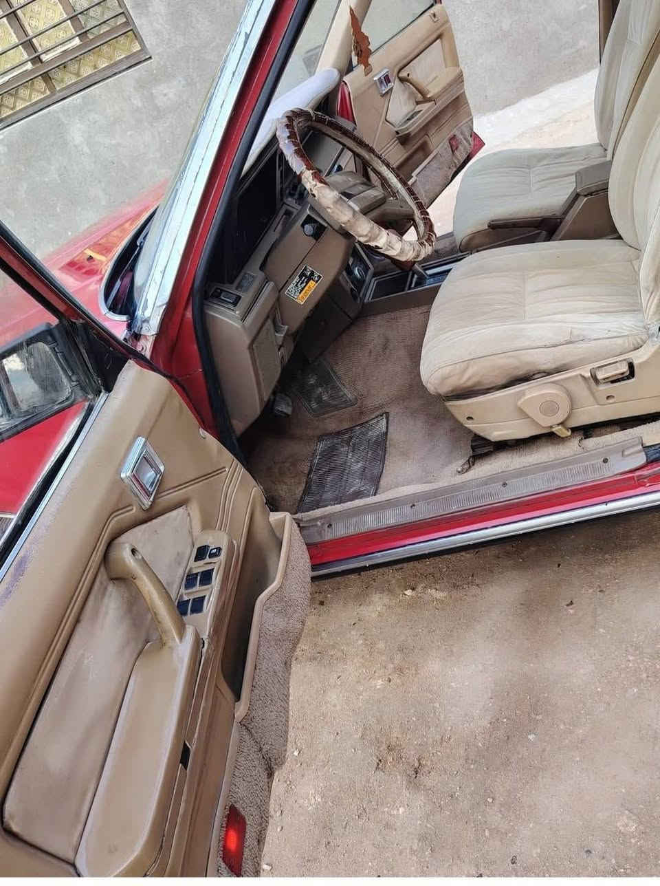 سوبر موديل ٨٤ رقم صلاح الدين دولي بإسمي سنوية لل ٢٠٣٠ محرك vvt مكفول وكير أوتوماتيك تبريد شغال كهربائياتها كلها شغاله غرفتها حلوة صدر جديد تايرات جديده مصبوغه حزام سيارة مال جناي ماتصرف عليها شي سعرها ٤٨ وبيها مجال بسيط للشراي مكانها تكريت اتصل بصاحب السيارة 
*********** بيه واتساب
