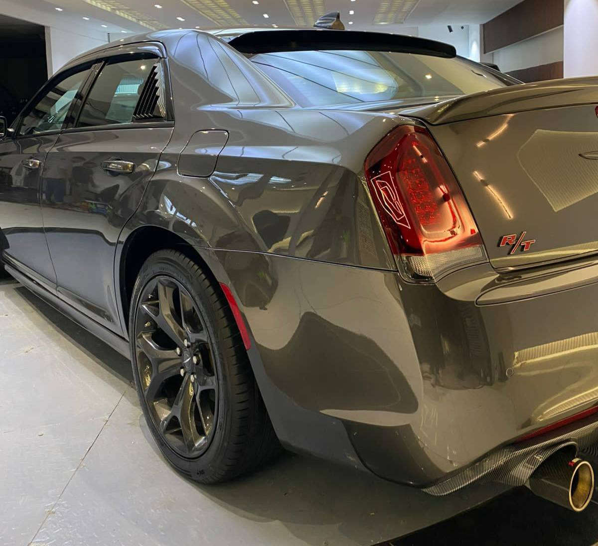 اوباما 300 S موديل 2022 
فول فول مواصفات شاشة كبيرة لمس كاميرا 
حاسة رادارات كشن جلد كشن كاراباي بصمة 
 تشغيل عن بعد تحكمات ستيرن بلتوس اوكس
 كار بلي أوتو ستوب للتحذيرات تبيرد مركزي
 تحديد سرعة محرك 6 سلندر فورويل بارنوما 
محرك كير واير بشرط مامفتوح 
سيارة حيل نظيفة كلشي عل بلاد جديد 
سنوية هزة كلشي جديد مدفوع لـ
باسمي السنوية بشرط تحويل وغرامـة
سيارة مابيـها دينار مصرف كامل من كل نواحي

وعادي مراوس بجاجر ارتي من موديل 20 وفوك

رقم صاحب سيارة ***********
