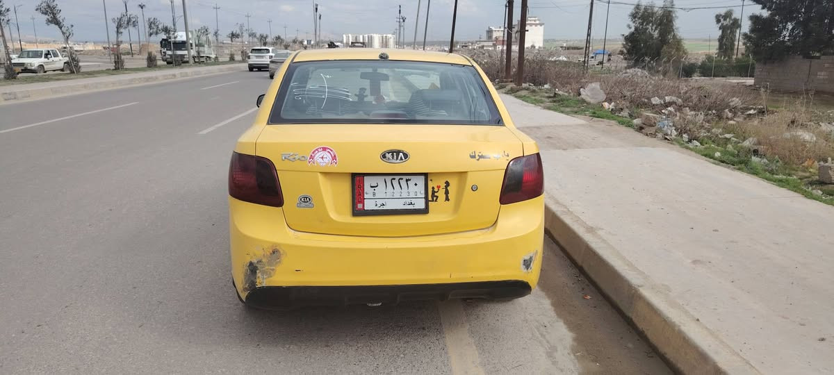 كيا ريو  امريكي للبيع   او معارض بخصوصي
2010 حجم المحرك 16
بيه ضرر أمريكي موضح بصوره بيه تلكيط معجون مكنات مال تكسي 
رقم بغداد شرط التحويل 
بيه كربون ورقي  بانزين 
كير محرك شرط 
مكان سيارة موصل الجانب الأيمن 
سعر 90 
رقم الهاتف ***********
