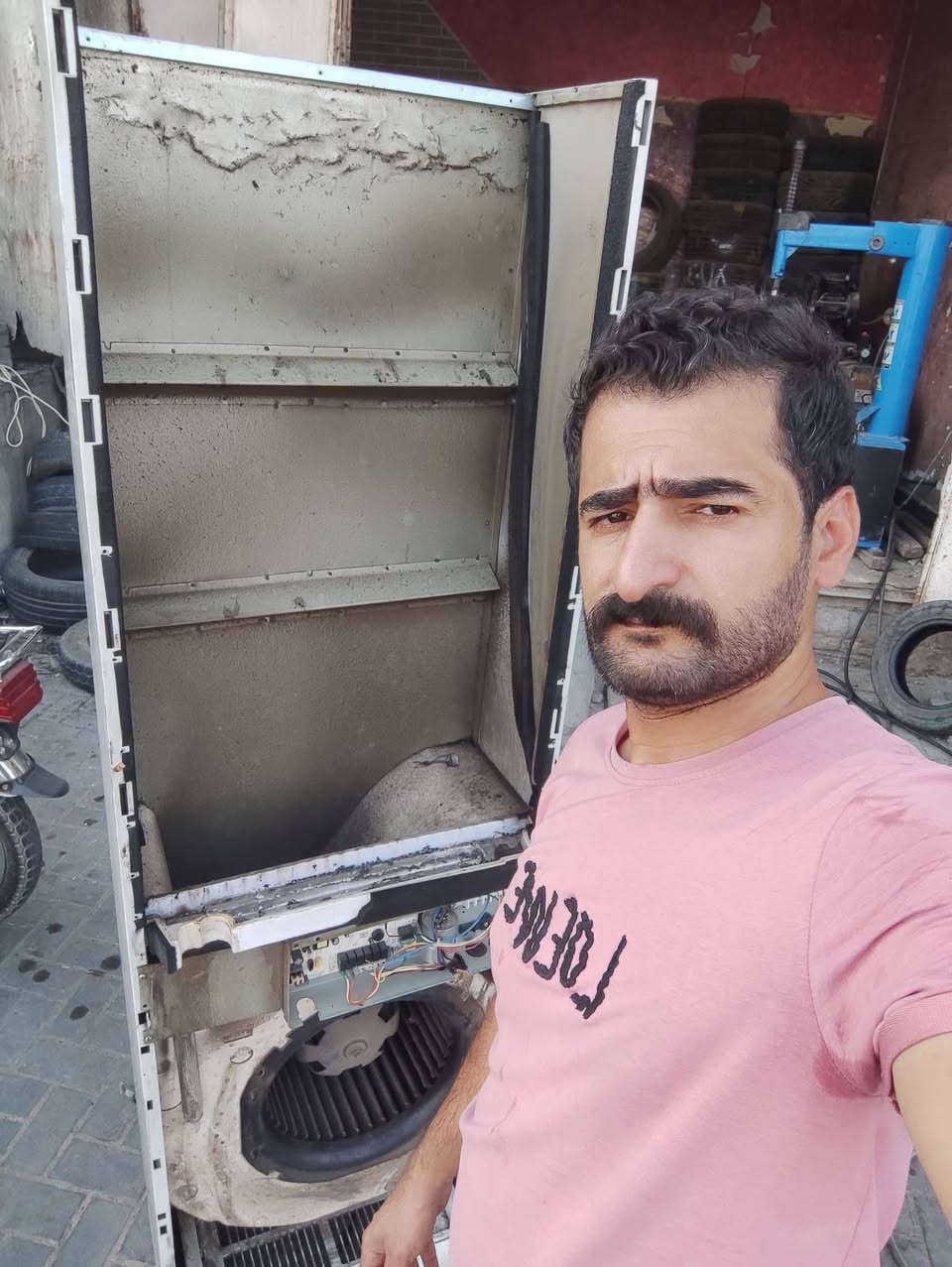 ورشة ابوجون المتنقلة للتبريد صيانة موقعي فقط الاتصال او مراسلة وتساب ***********
***********
البصرة قبلة 
يتوفر ضواغط مستخدم نشد مع ضمان
