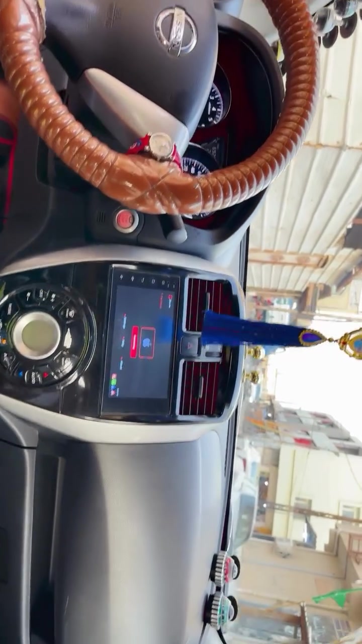 سلام عليكم نيسان صني مصري  2023فول مواصفات   السياره مال جناي وتعبان عليها السعر 110قفل  بيها  طخه باب العبري  وموضح بل تصوير ما يبين اله بشوف العين ودحجه بخشمهه  ما متعوره +السياره بسم شركه مسوين وكاله الستفسار ***********
