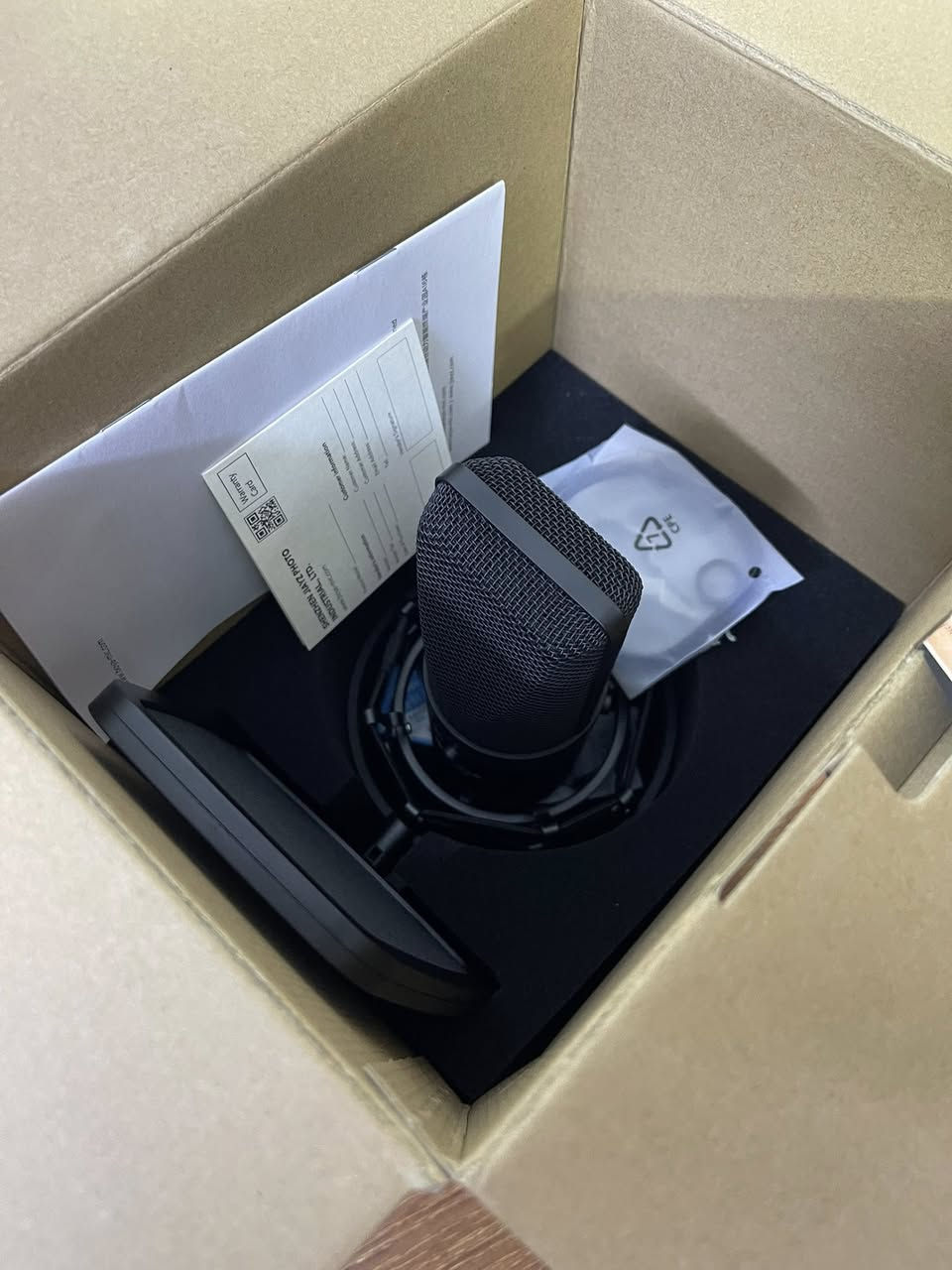 مايك 
BOYA BY-M1000 Condenser culo
Studio Microphone

جديد ما مستخدم السعر 125 وياه ستاند اصلي 

مكاني بغداد المدينة 
***********
