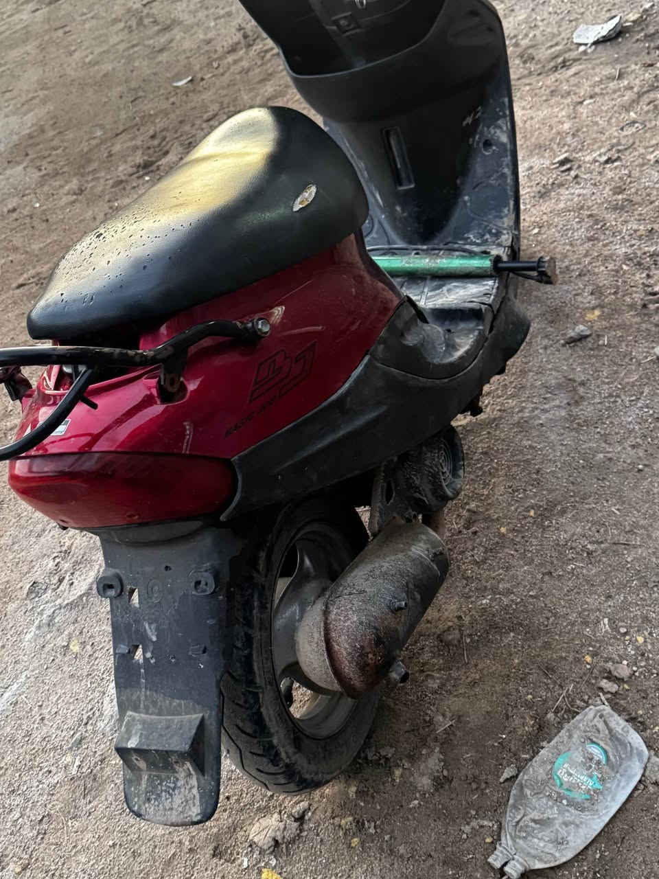 السلام عليكم دارجة تسع زروف نضيفه مفتوحة مرة وحدة عوزها بس باتري قفلها 200 
للاستفسار :*********** عمارة, ميسان
