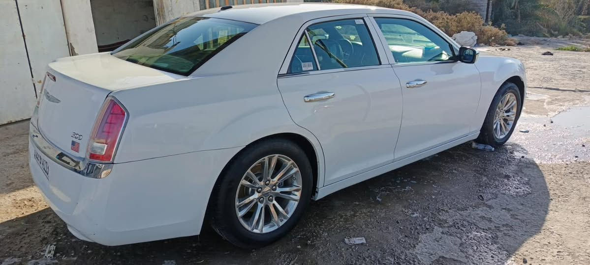 السلام عليكم
اوباما 2013 وراد كندي رقم اربيل سنوية جديده سيارة فول مواصفات عدا الفتحة بيها صبغ قليل بالجاملغ الخلفي ماشر بالصورة سيارة جاهزة وجديدة السعر 185 للاستفسار ***********
