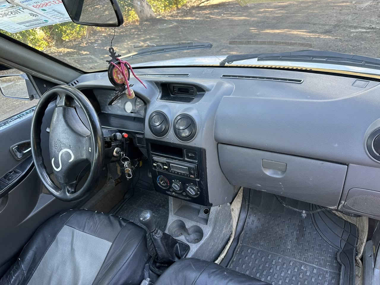 سايبه موديل 13. قادسيه

محرك وكير كفاله. حداديه جديده تخم تاير 

كهربائيات كلهه شغاله. صبغ تلحيضات خياس وبارد 

مكانهه ديوانيه. السعر 23. —-***********
