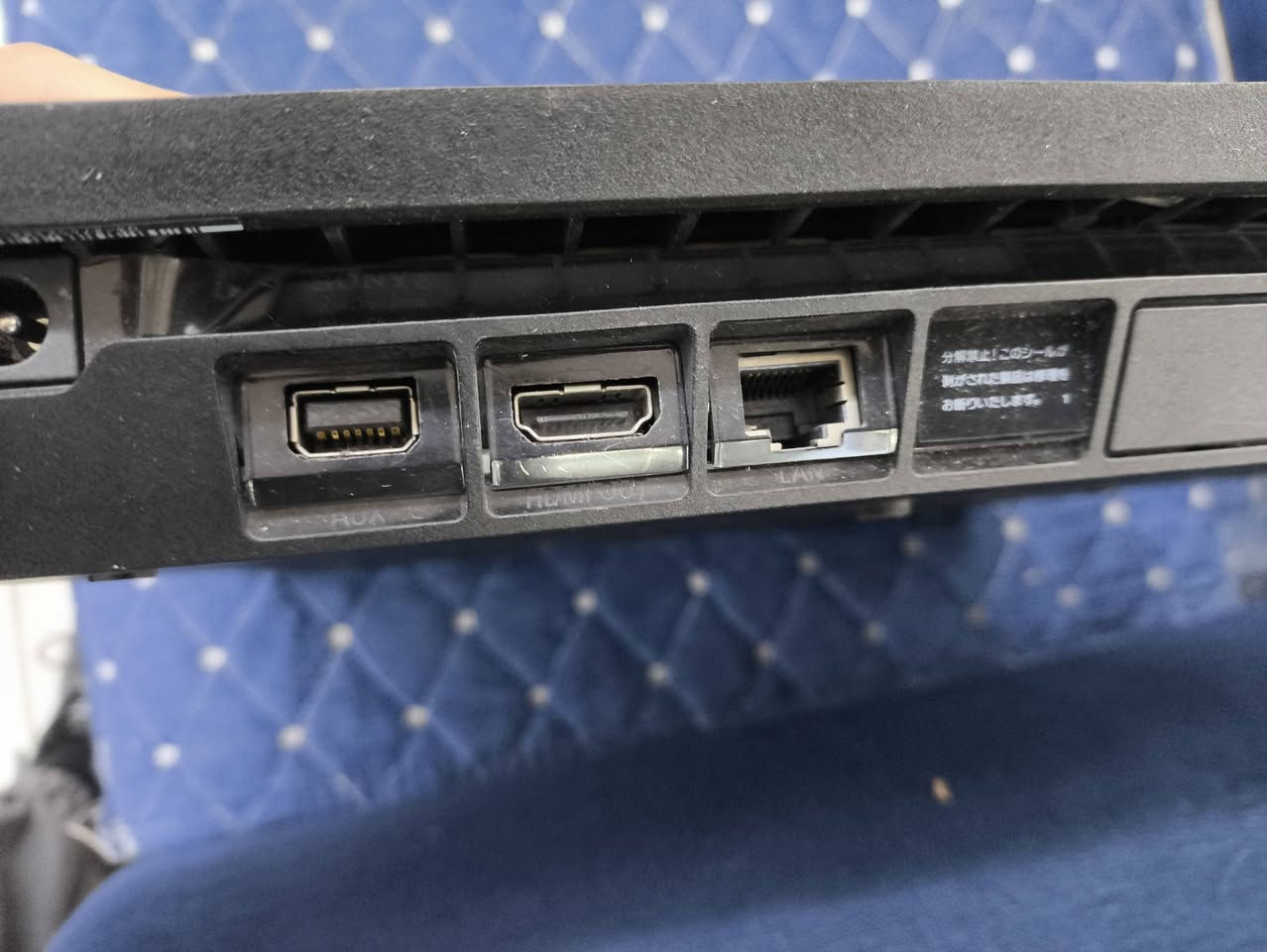 السلام عليكم
بلي فور سلم 
ذاكره ٥٠٠
مع يدات ثنين
مع خمس اقراص 
اربعه كدامكم واحد بل بلي 
السعر 220وبيه مجال 
المكان بغداد الشعب
متوفر خاص 
وهذا رقمي ***********
