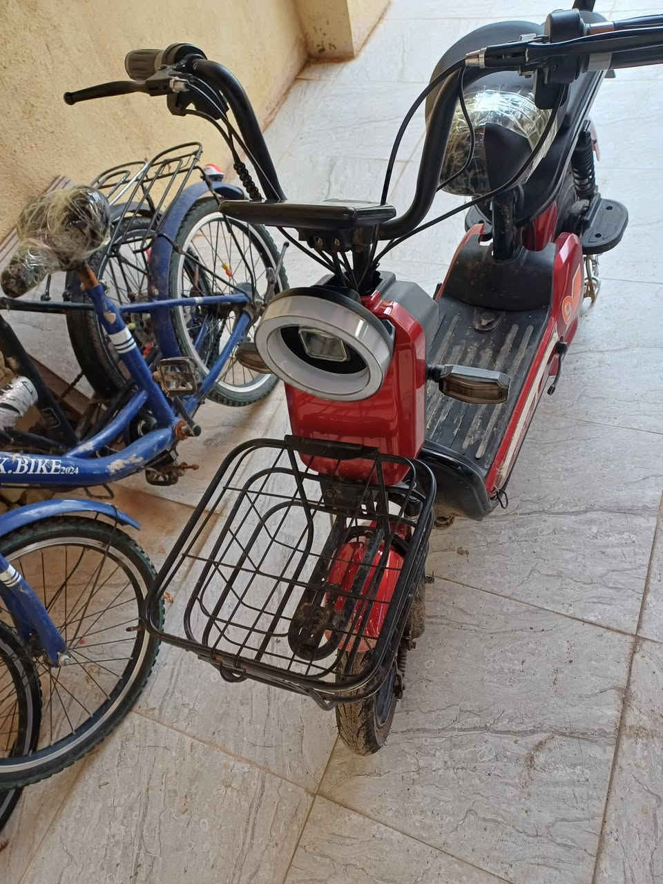 بايسكل شحن للبيع او مرواس بحجم اكبر نوع كوريا ام ار موديل ٢٠٢٥ استخدام قليل بعده اخو الزيرو اربع بطاريات سويجات والبصمات وياه موجوده لاتصال او المراسله على الرقم ***********
