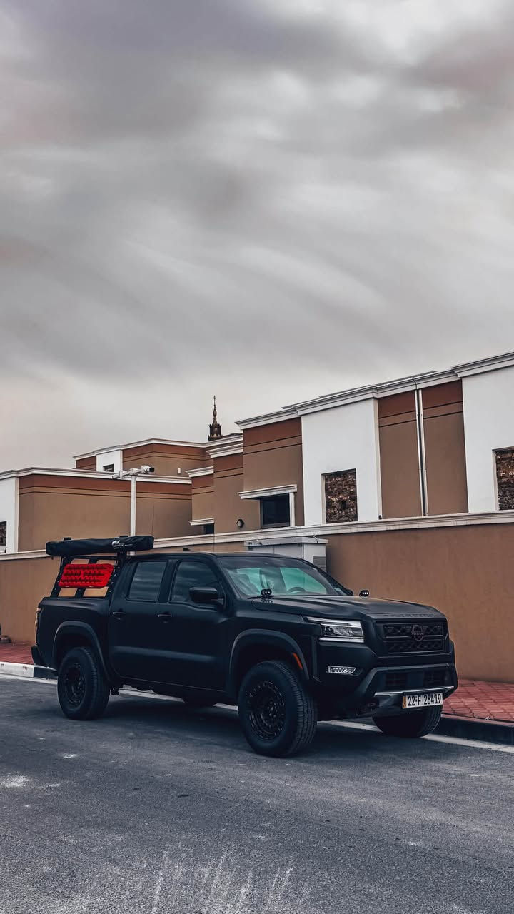 نيسان فرونتيرا
موديل ٢٠٢٣
فئة PRO 4 X اعلى فئة
السيارة دفع رباعي 4x4
فول مواصفات 
كشنات تدفئة 
شحن وايرلس
تدفئة ستيرن
شاشة كبيرة ذكية كار بلي ع
دفلوك + نظام سحب +نظام نزول منحدرات
٤ كامرات نظام ٣٦٠ درجة
حساسات امامي خلفي 
رادار امامي وتحذير خروج مسار وقراءة سرعة الشارع
رادار خلفي
ضربتها فقط باب خلف السائق وضرره تافه وانا جبت باب جديدة نفس اللون 
رقم اربيل ب اسمي تحويل ثاني يوم 
السيارة مرفعة من شركة Z1 Off Road  قيمتة ٢٠٠٠$
عليها ويل Tuff أمريكي كصيته وكالة سعرة ١٠٠٠$
تايرات ربع حجري 
السيارة مغلفة نانو طافي POF matt ضمان ١٠ سنوات ب ٢٠٠٠$ يم مركز البريمي ومعروف بالبصرة
المكان البصرة القبلة
اتصال ***********
