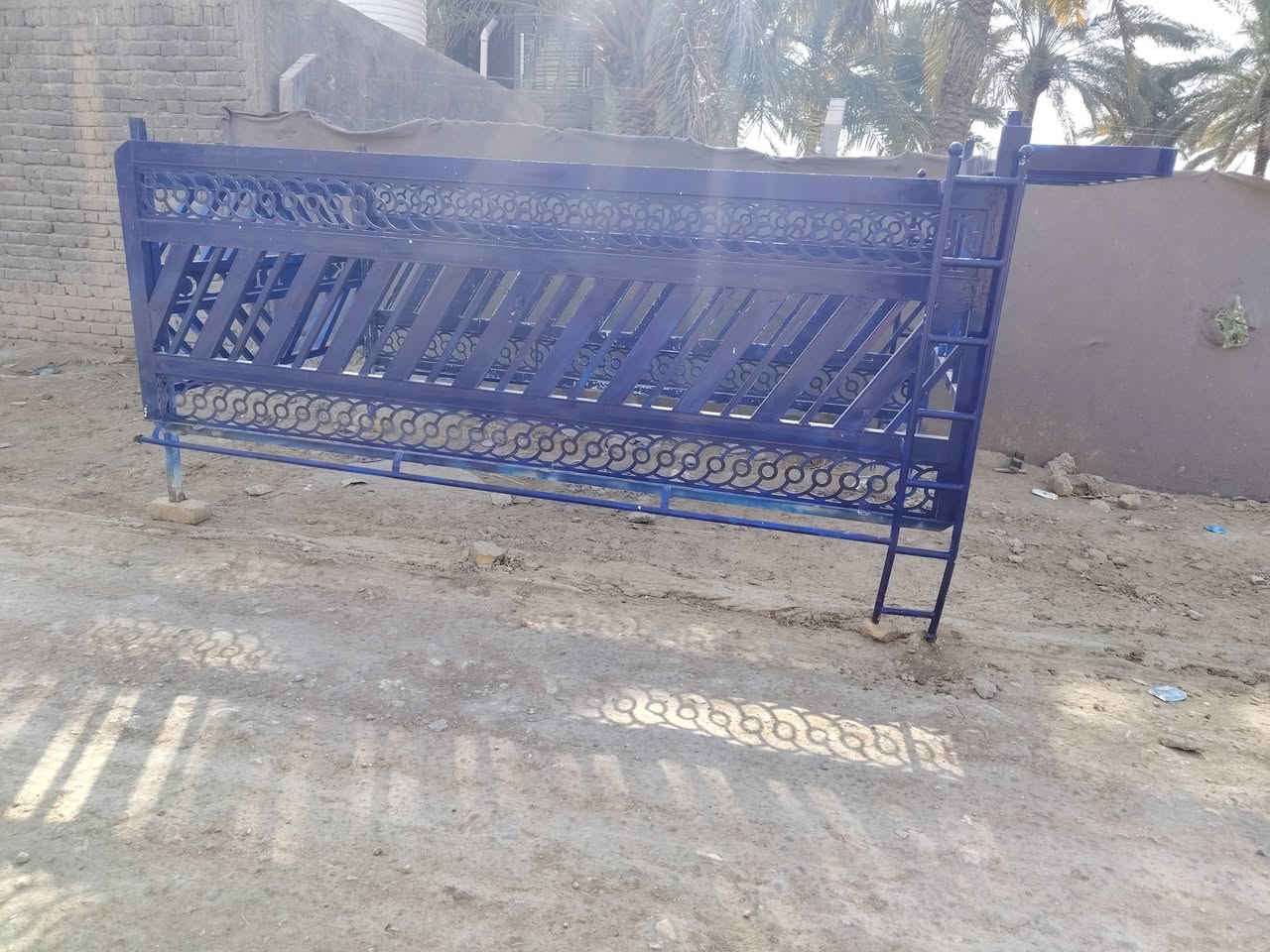 السلام عليكم 
محجر كيا فحل نظافة ٨٠ بالمية السعر ٤٠٠ الف وبيه مجال
عنوان بابل 
للاستفسار الاتصال على الرقم ***********
