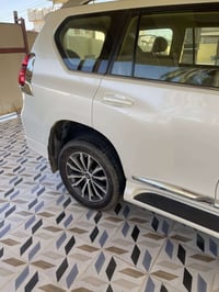 وبركاته..برادو موديل 2023فول مواصفات …ماشيه ١٣…الف فقط يعني اخت الزيرو...