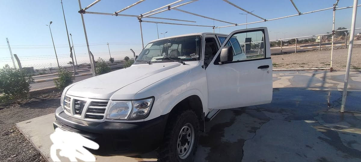 نیسان باترول  مۆدیل 2001 سنوی جدید حەدلە2030  
سیارة دعامي لدعامي مكفولة 
تحویل جنوب و شمال و  تایرات لوك***********
