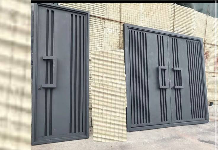 عرض خاص سعر الباب 450 مع النقل والصبغ الاساس والتركيب ***********
