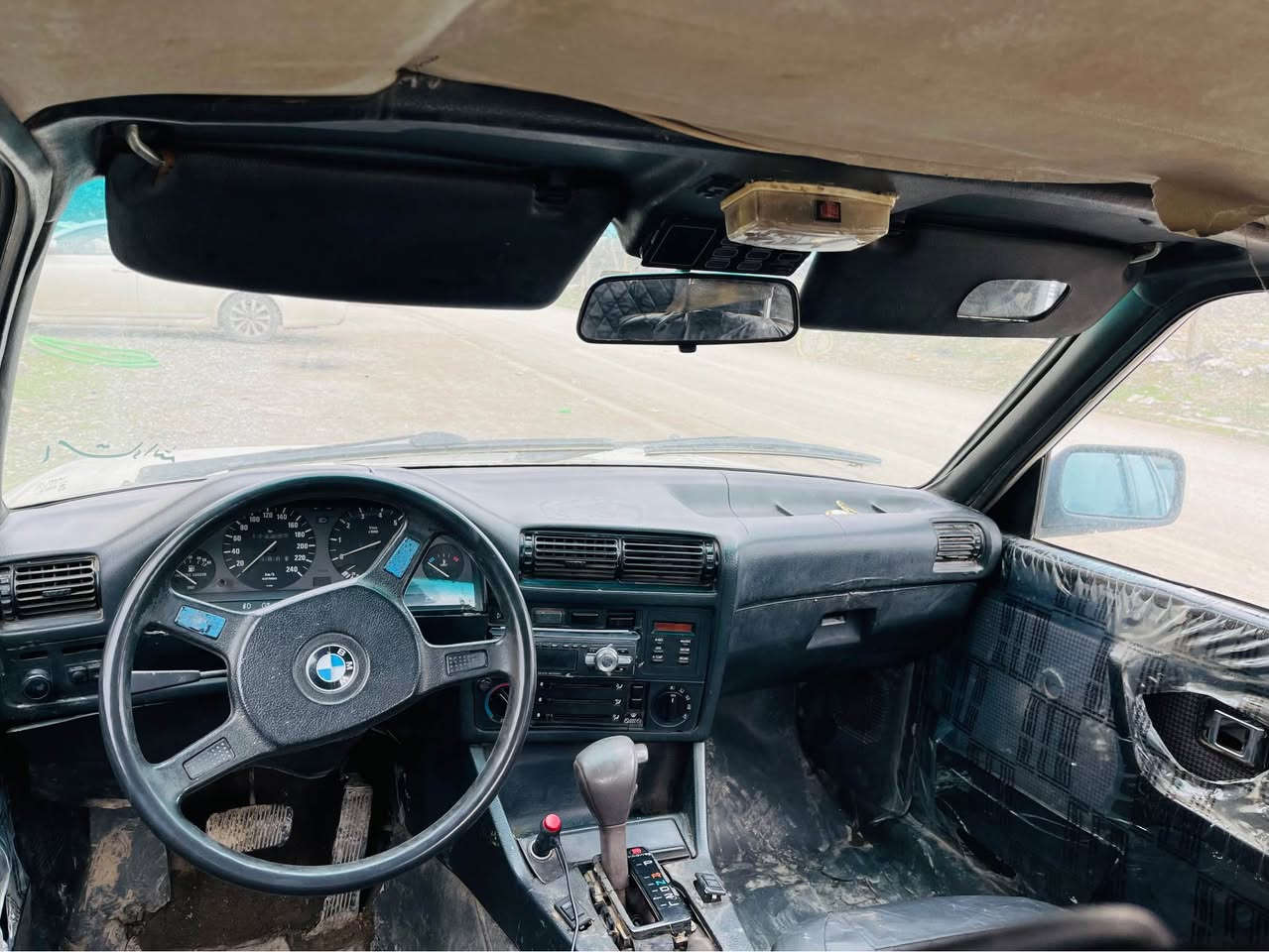 زه عرا لؤ فرؤشتن سياره ماچينه ي به طه يه تؤماتيكه سه نه وي له گه له به كانه ي مروري لؤ كرايه به س ماچينه ي صوتي تيدايه ده بي ده عميري بكه يه وه سياره هه رزانه شوين هه ولير أربيل, العراق


**إذا كنت صاحب هذا الإعلان وتريد حذفه لأي سبب، رجاءا أرسل رسالة إلى الدعم الفني**