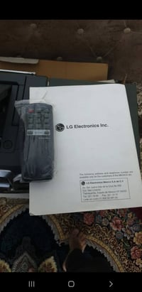 مسجل راديو CD جهاز شغال  نضيف جدا جدا السعر مع التوصيل ٥٥ الف للاستفسا...