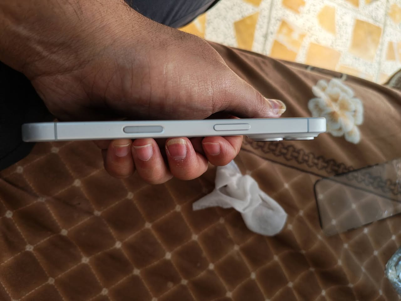 سلام عليك شباب
ايفون 16 عادي

الذاكره 128

البطاريه 89🔋

جهاز نضيف جدا مكفول

سعر 850 مكاني بغداد

تواصل ***********
***********
