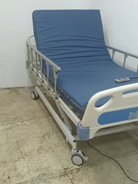 تخت طبي • كهربائي • حواجز حماية