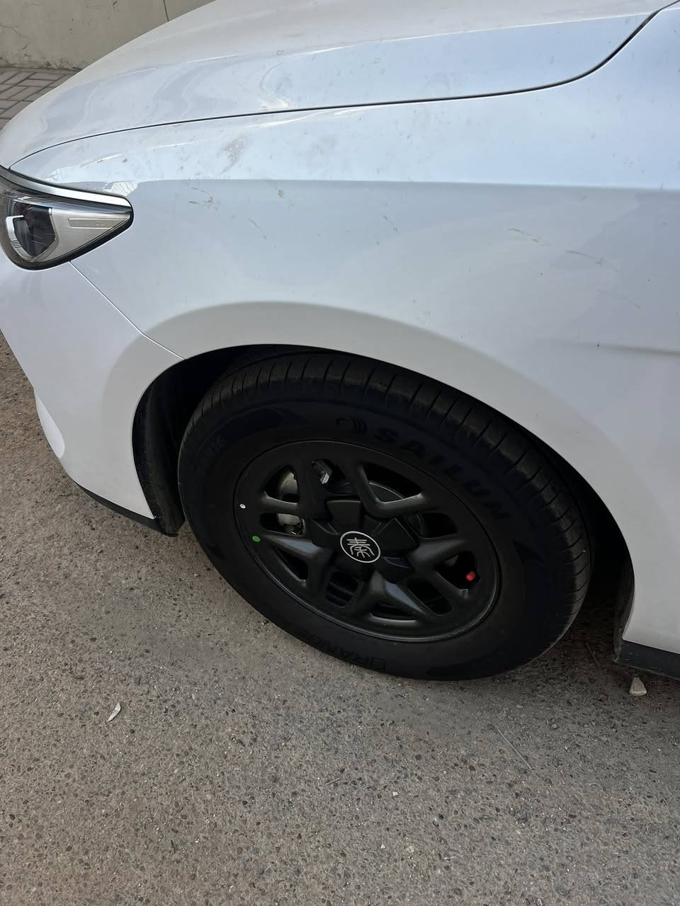✅بي واي دي  BYD Qin Plus
داخل احمر 🟥 كفالة من الشخط

✅✅سنة الصنع 2025  

✅✅حجم المحرك 1500cc 

سيارة سيدان مدمجة بنظام PHEV 

✅✅تجمع بين محرك بنزين هايبرد   بلكن ومحرك كهربائي

✅✅ بطارية  شفرةbyd تدعم الشحن السريع

✅✅ شاشة بنظام ملاحة وتحديثات OTA

✅✅ نظام صوتي بـ6 مكبرات صوت 

✅✅ حساسات وكاميرا خلفية – مثبت سرعة – مقاعد جلد 

✅✅ تصميم خارجي عصري بمصابيح LED ومقصورة عازلة للصوت

✅✅اوتو ستوب

✅✅حساس خلفي 

✅✅اوتو هولد AUTO HOLD 

✅✅هند بريك بصمه 

✅✅تشغيل السياره بصمه مع

 كارت دخول ذكي

✅✅مقاعد جلد 

✅✅لايت زينون 

✅✅لد نهاري LED

✅✅بك لايتLED

✅✅3انضمة للقيادة 

✅✅مانع تزحلق

✅✅مثبت سرعه  Cruise 

✅✅تشغيل عن بعد 

✅✅شاشة ذكية

✅✅ سعة الخزان 65لتر   اتمشيك 2100 كم 

 ماشيه السيارة 800 ‎%#كم #فقط 

مكان السيارة بغداد الكرخ


**إذا كنت صاحب هذا الإعلان وتريد حذفه لأي سبب، رجاءا أرسل رسالة إلى الدعم الفني**