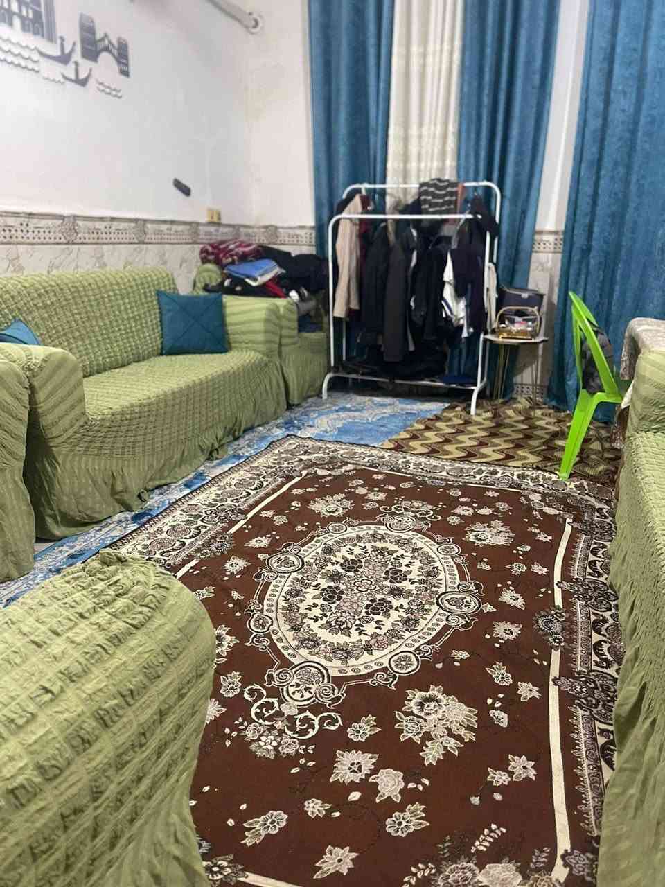 (((يعلن مكتب بركات الزهراء))) 

#بيت مساحه 100سعر💵29💵وبيه مجال 
  م #طابو_زراعي  سند ٢٥
نجف مقابل ملحق قريه لغدير  مباشر مباشر 🤑   

غرفه 1// مطبخ// صاله// استقبال// صحيات خارج وداخل 

بناء ممتاز// اساس وسقف صب 
طابوق 🧱 جمهوري

كل البيت #سقوف_ثانويه

كل الخدمات موجوده 
مدارس 🏫 سوق #تبليط 

مقابل  قرية الغدير #مكتب_بركات _الزاهراء عامود 282بلضبط***********عنوان نجف
