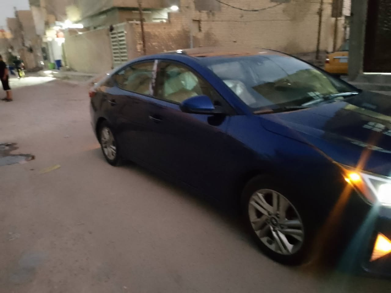 السلام عليكم النترا للبيع 2020 لون ازرق حادثهة قبق جنطة بدون دواخل يعني حوضهة جديد او بيهة طخة بارد بل حافة مال البنيد ولداير الورة فقط السيارة ماشية 90 رقم اربيل انكليزي باسمي مكينة 2000دوش المرغوب رادار توقف ذاتي نقطة عمياء مودات قيادة تحكمات ستيرن تحديد مسار شاشة جبيرة كامرة مانع انزلاق مثبت سرعة السعر 135 العنوان بغداد رقم الهاتف ***********
