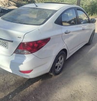 اكسنت للبيع موديل 2015 خليجية مكينة 1600 دبل قطره فتحه بئسمي لسيارة بي...