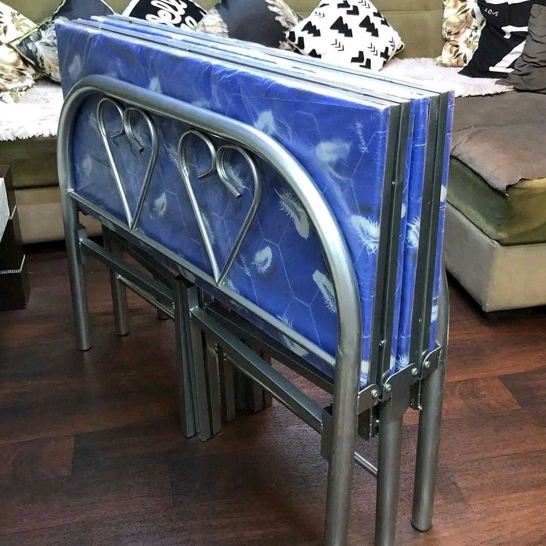 الف رحمه على روح امه وابو الي يعلقلي هذا باب رزقي الوحيد 
 سرير معدني قابل للطي، يُعرف أيضاً باسم "جرباية تنطبق" أو سرير سفري، ويتميز بهيكل حديدي متين وتصميم موفر للمساحة مثالي للغرف الصغيرة أو كسرير إضافي.

يوجد خدمة توصيل لجميع المحافظات سامراء, صلاح الدين


**إذا كنت صاحب هذا الإعلان وتريد حذفه لأي سبب، رجاءا أرسل رسالة إلى الدعم الفني**