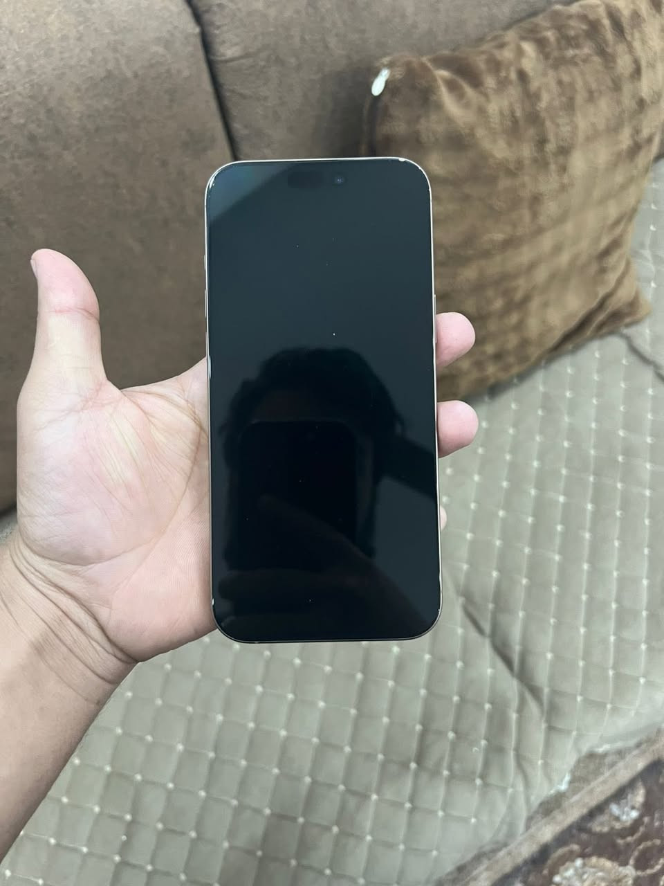 السلام عليكم تليفون ايفون 16 pro Max ضمان شرق اسوط نضافه ١٠٠/١٠٠ البطاريه (٩٩) الجهاز نضافه تامه خالي من اي ضرر تمامآ  للأستفسار الاتصال على الرقم التالي 
 *********** السعر (١٤٠٠) مليون واربع مئه بي مجال كُلش قليل "
سكني بغداد مدينة الصدر
