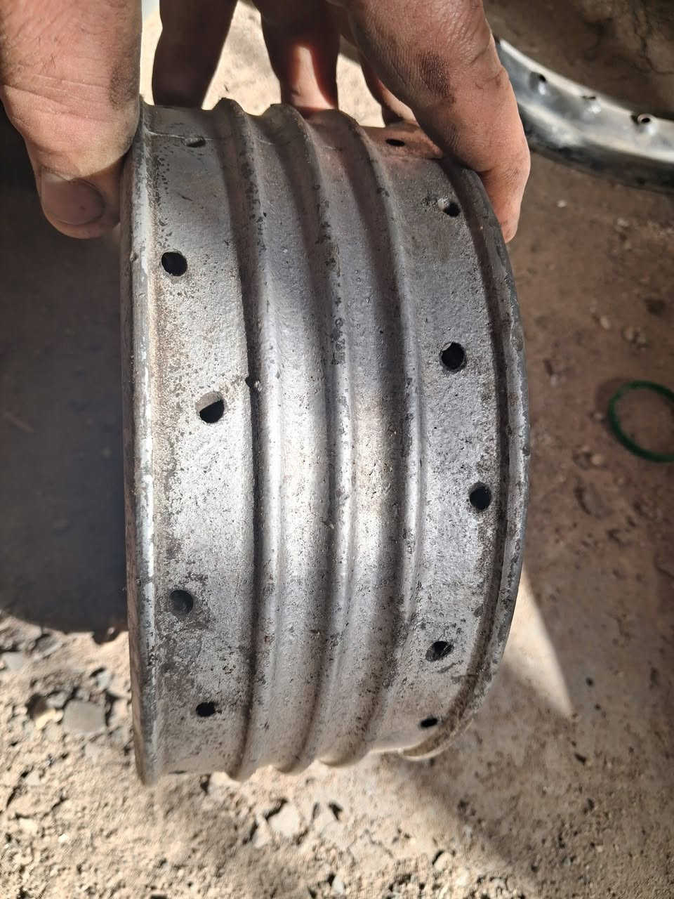 سلام عليكم للبيع بطيخه خلفي ٨١. السعر ١٠. مكاني فلوجة هاتف ***********يوجد توصيل جميع محافظات من رخصت مدير الكروب المحترم
