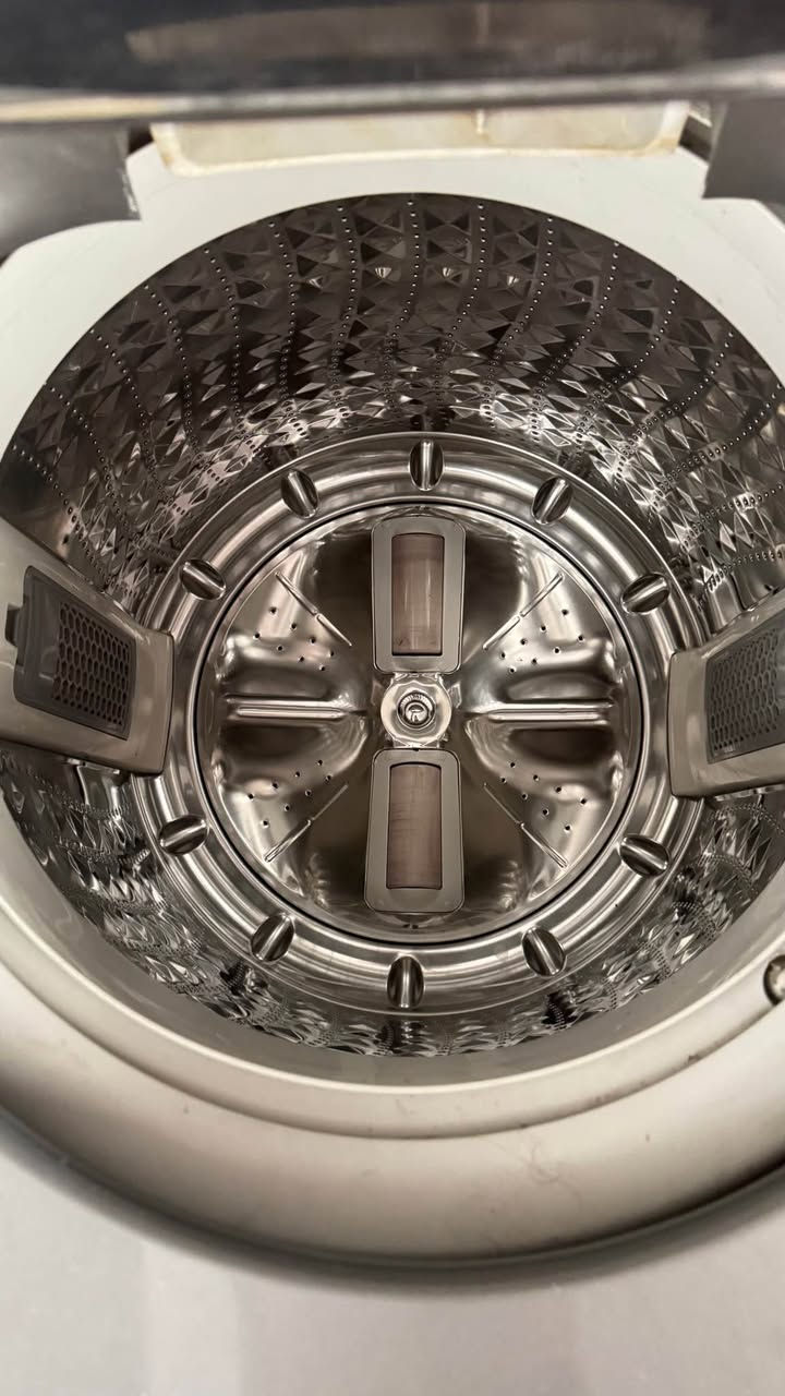 سلام عليكم غساله اوتماتيك سامسونج نضافه ٩٠٪؜. اخو الجديد  حجم كبير السعر ٢٥٠ وبيها مجال  مكاني الحولي قرب قاعه سافانا رقم الهاتف *********** كربلاء, العراق
