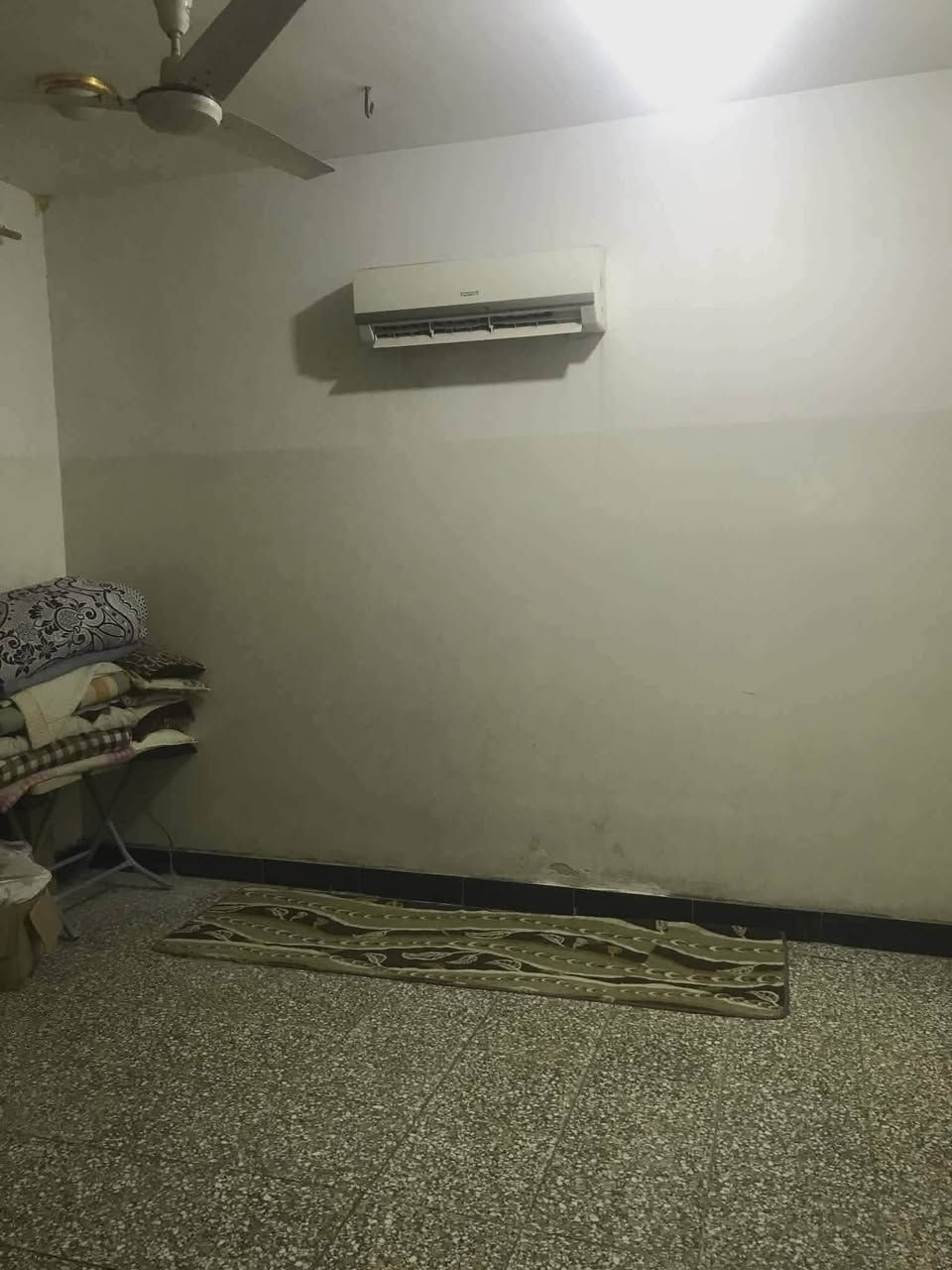 دار للبيع طابو صرف مساحه 238م يتكون من 4 غرف نوم واستقبال وهول ومطبخ وصحيات بناء حديث عالي عن الشارع العنوان حي العسكري خلف المستوصف شهيد الاسلام السعر 190و قابل للتفاوض للاستفسار الاتصال ***********
***********
