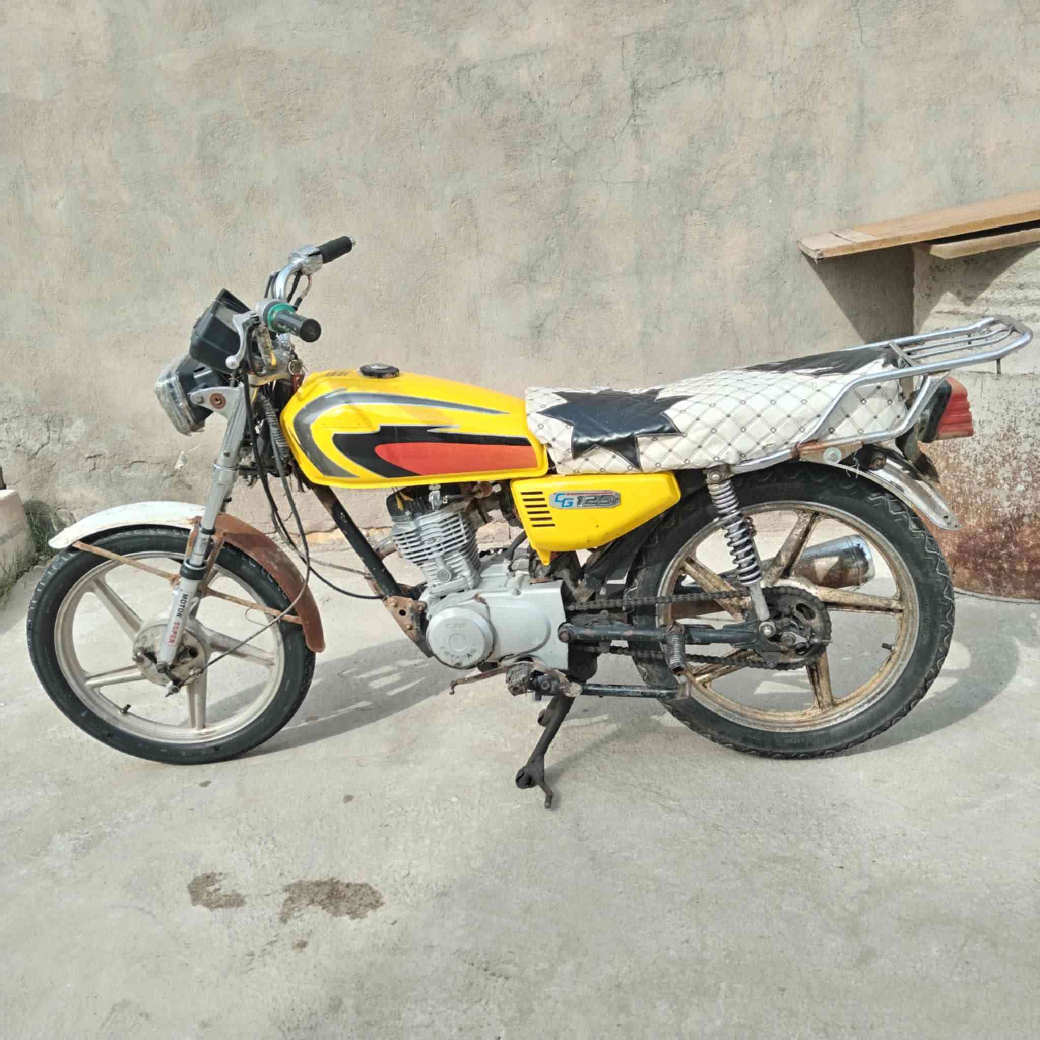 السلام عليكم أربعه گير للبيع، موديل 19 بدون اوراق
كفاله من السرقه السعر 250 وبيها مجال للطيبين وحگ الجيه مكاني القوس مال شمال بغداد الفحامه
للأتصال ***********
بي واتساب.
