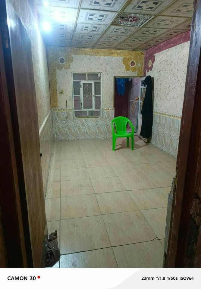شقه طابق ثاني للايجار حي المكرمة شارع الطاقة قرب مركز الوفاء بيها غرفتين وصالة وسطح جاهزة من كولشي بيها تانكي مي خط مولد ايجارها 175
*********** ابو مصطفى
