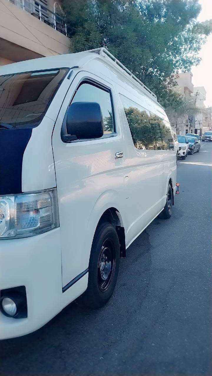 السلام عليكم
هايسه موديل  2018 رقم بغداد. انكليزي بسمي  محرك تجفيت جديد قبل اسبوع  بيها بارد بطويله  وصبغ موضح بصور. سياره. جاهزه. باب كهربائي تانكي. اضافي. السعر 325 وبي مجال الاستفسار اتصال ***********
