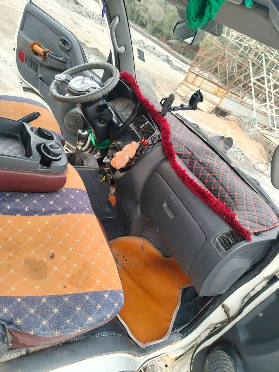 كيا بنكو موديل 2013 مكفوله مكينه 3000 السعر 105 وبيهه مجال للشراي
***********
