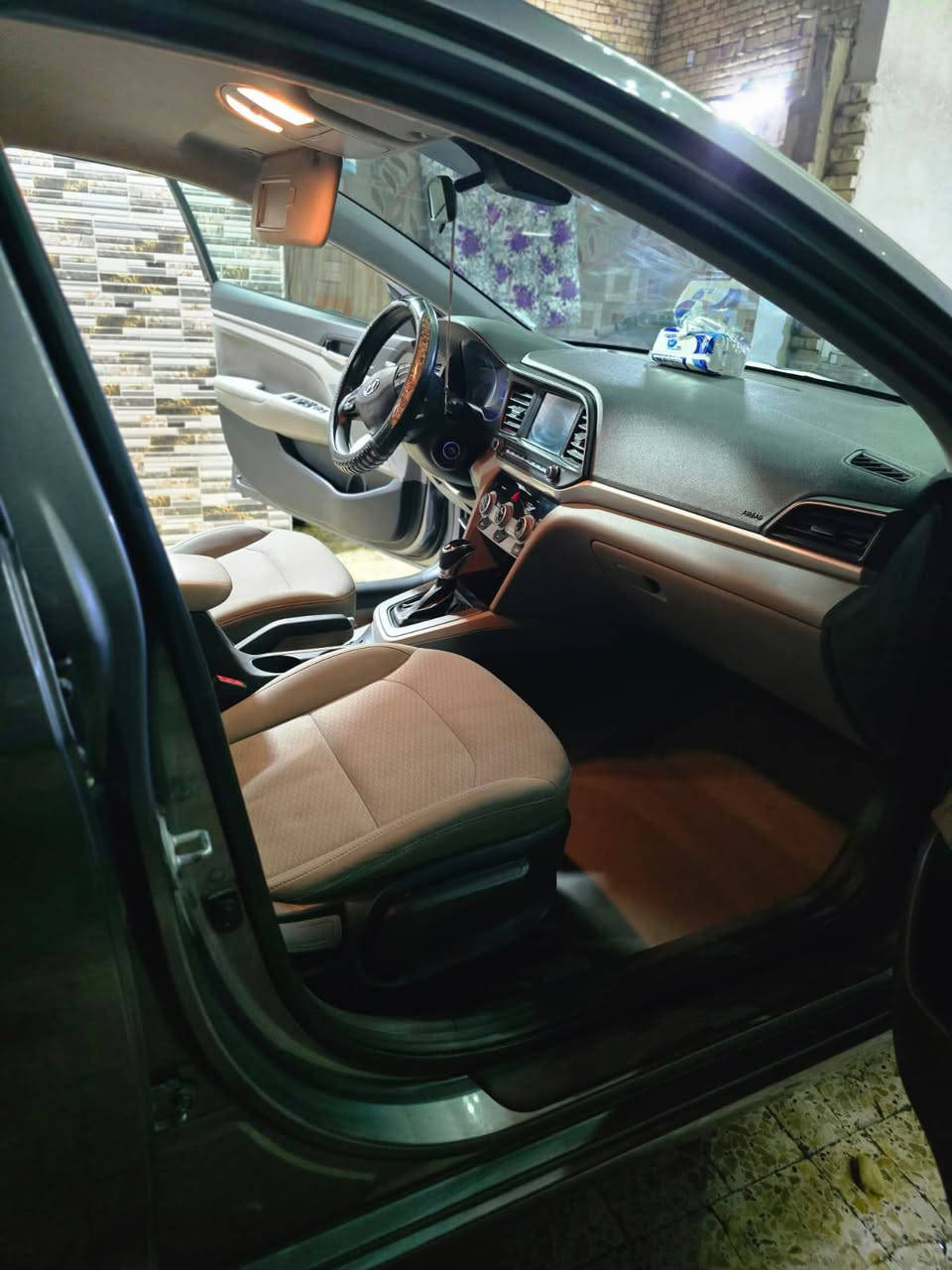 السلام عليكم
سيارة للبيع الانترا مديل 19سيارة مثل ما واضح كدامكم
الاستفسار الإتصال ***********
