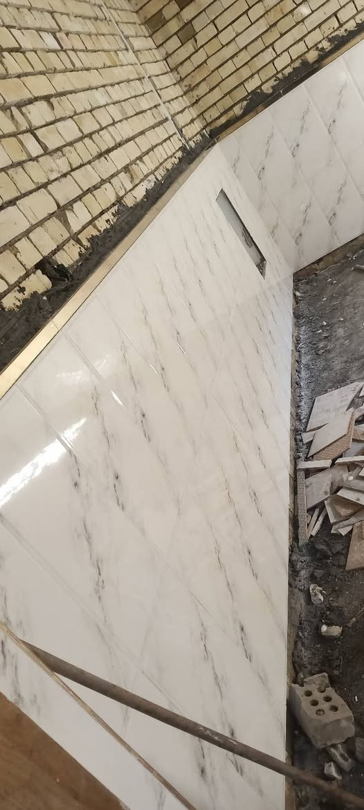 السلام عليكم، خلفه مع كادر سيراميك بورسلين كاشي ارضيات شرط كله صلايب، البخ واجهات تقطيع جدران، ترميم وتصليح المنازل المتضررة، عمل هندسي%100 درجة الالى متفرغ حالياً اي استفسار اتصل متوفر واتساب (***********).
