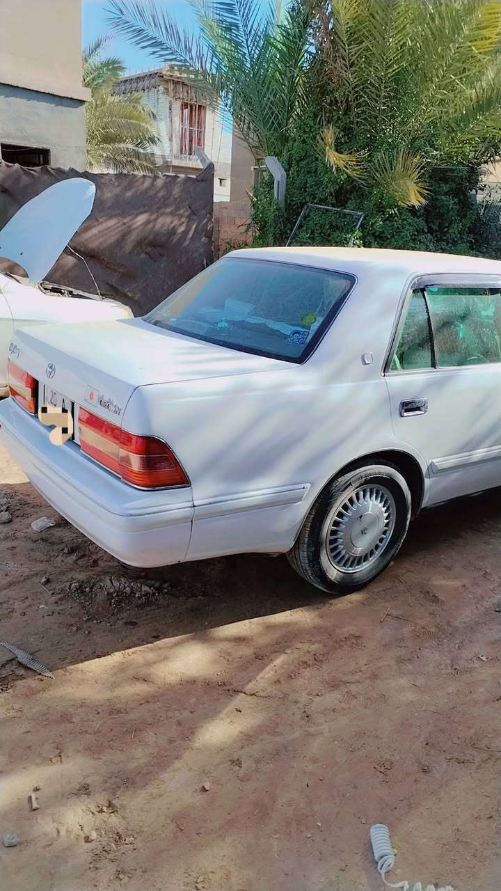 موديل 99مصبوغة جمالية تكم  بيهة طخة كلش بصيطة بجاملغ الخلفي الايمن رقم انكليزي ديالئ تخم تاير صدر جديد مكينة خير من الله. 110وبيهة مجال عنوان السيارة واسط الصويرة ***********
